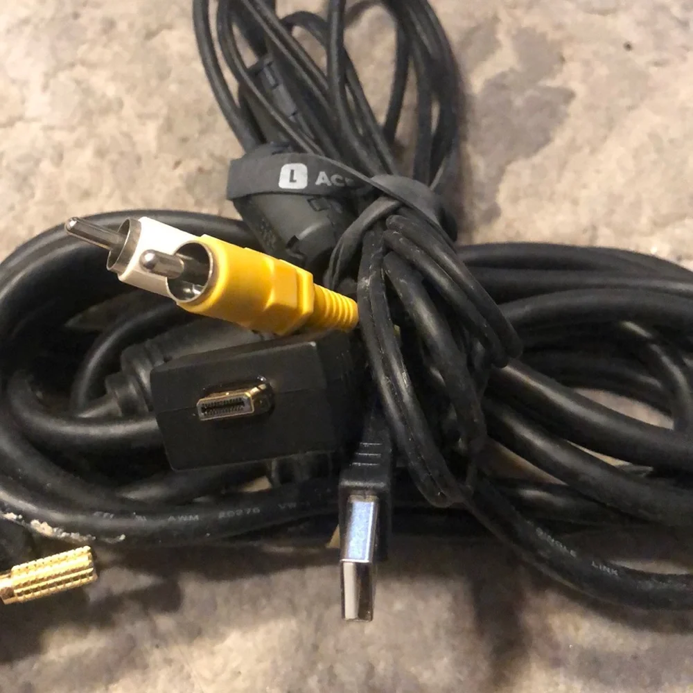 Genuine Nikon USB RCA AV Audio Cable ZCAT2035-0930 White and Yellow RCA